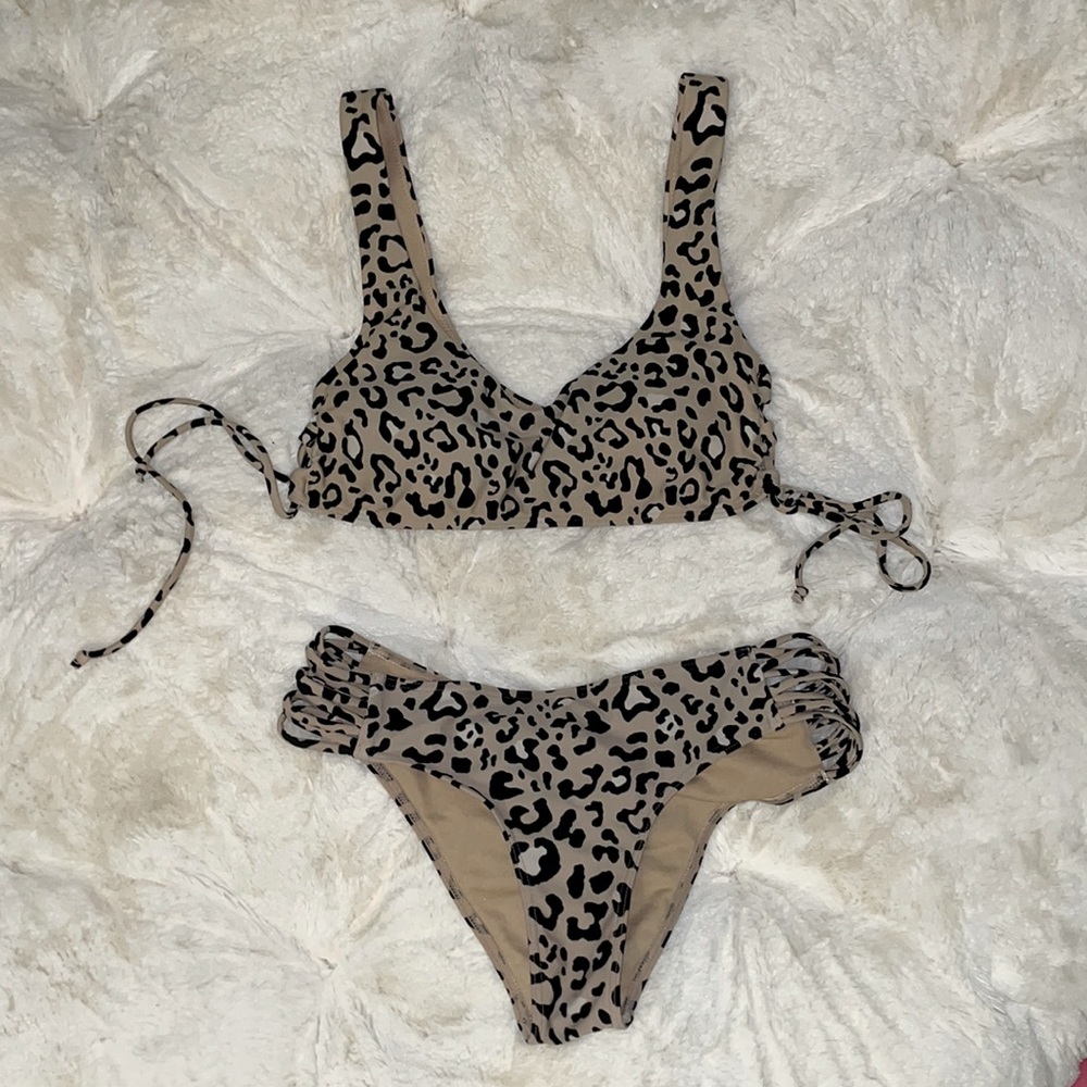 Hollister cheetah print Bikini